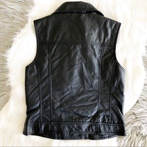 Maralyn & Me Jackets & Coats - Maralyn & Me Black Moto Style Vegan Leather Vest Maralyn & Me Jackets & Coats - Maralyn & Me Black Moto Style Vegan Leather Vest